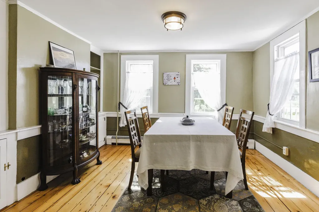 21 Parsonage Street Winterport ME 04496