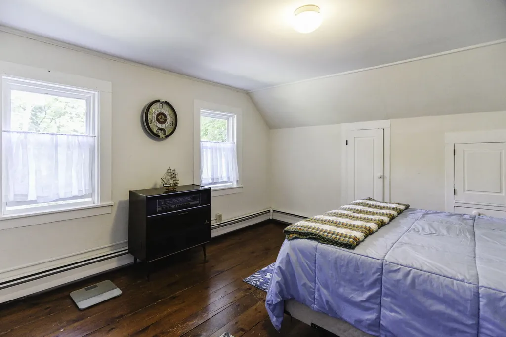 21 Parsonage Street Winterport ME 04496