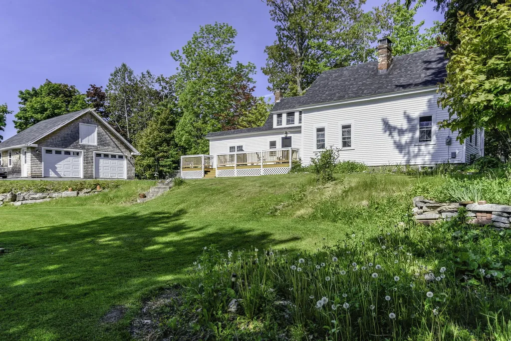 21 Parsonage Street Winterport ME 04496