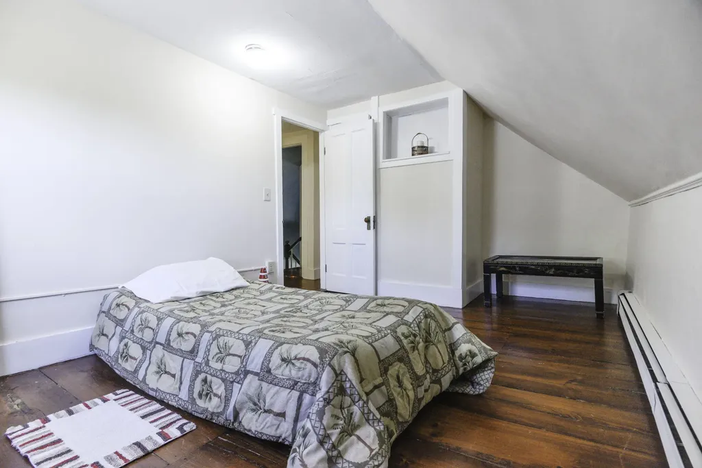 21 Parsonage Street Winterport ME 04496