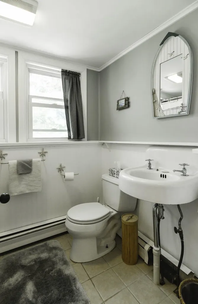 21 Parsonage Street Winterport ME 04496
