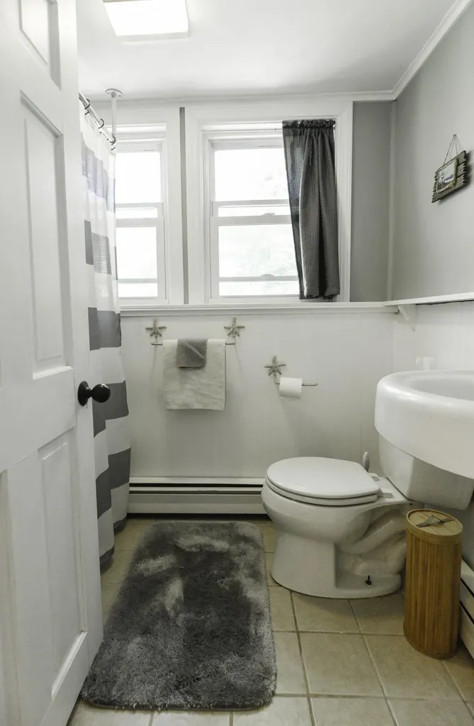 21 Parsonage Street Winterport ME 04496