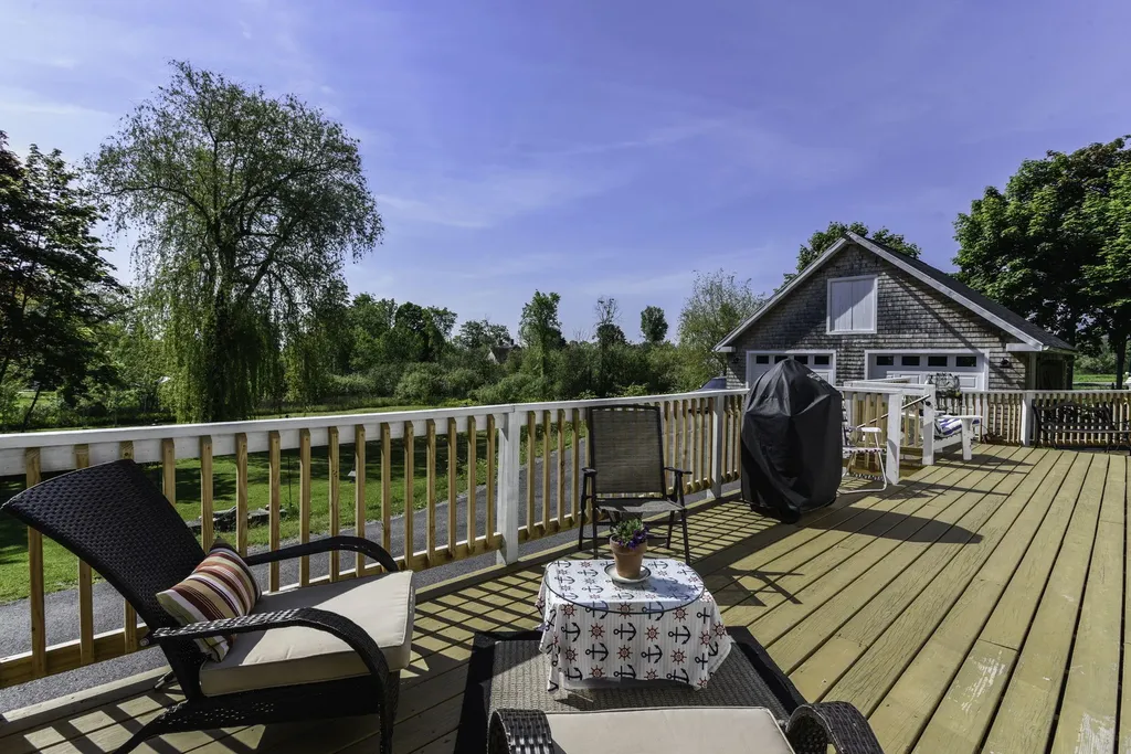 21 Parsonage Street Winterport ME 04496