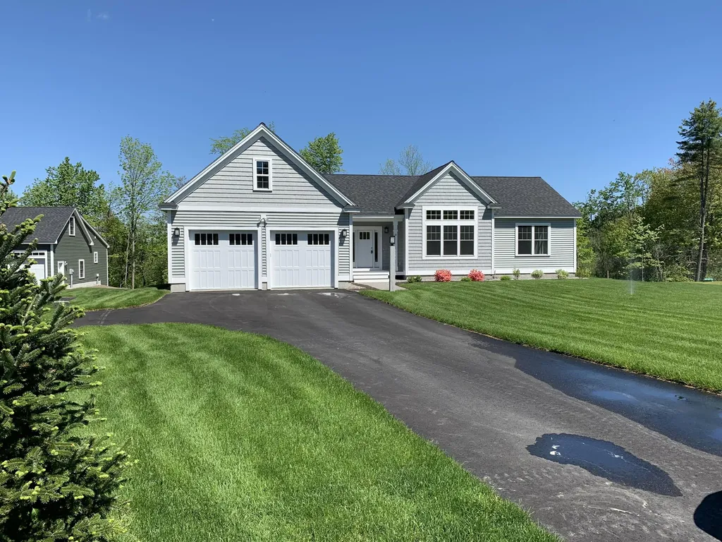 10 Flagship Circle Kennebunk ME 04043