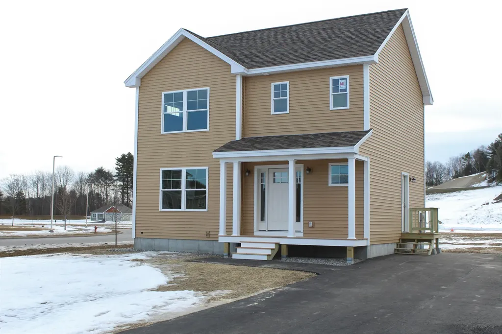 2 Champagne Lane Lisbon ME 04250