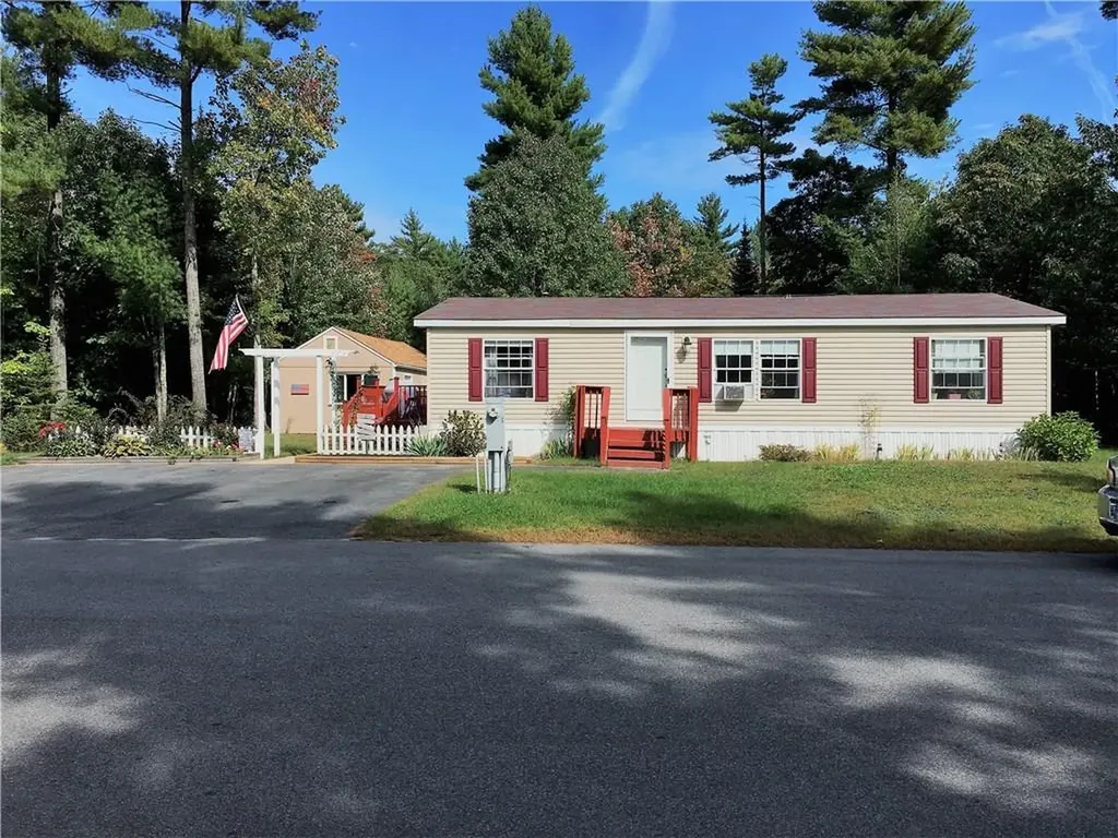 24 Ashleigh Lane Standish ME 04084