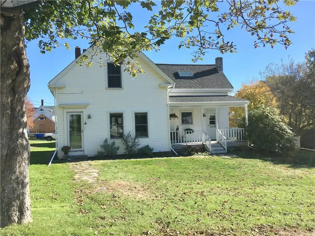 27 Carver Street Vinalhaven ME 04863