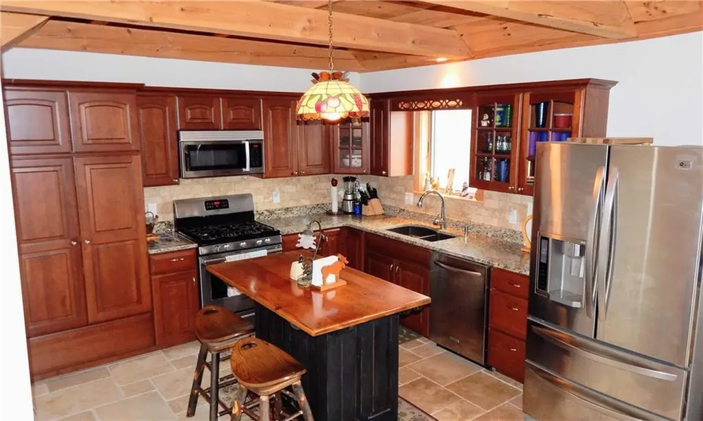 3 Pond Road Abbot ME 04406