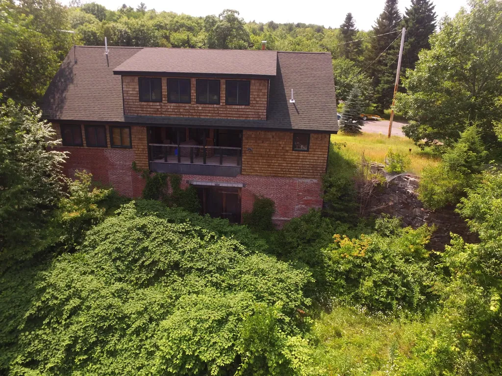 3 Pond Road Abbot ME 04406