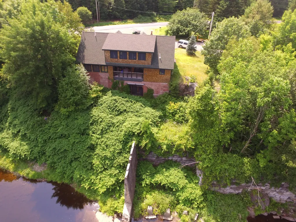 3 Pond Road Abbot ME 04406