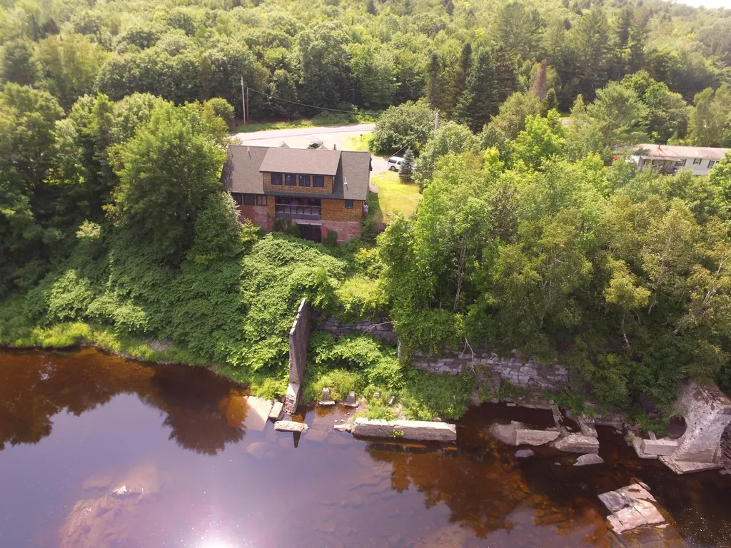 3 Pond Road Abbot ME 04406