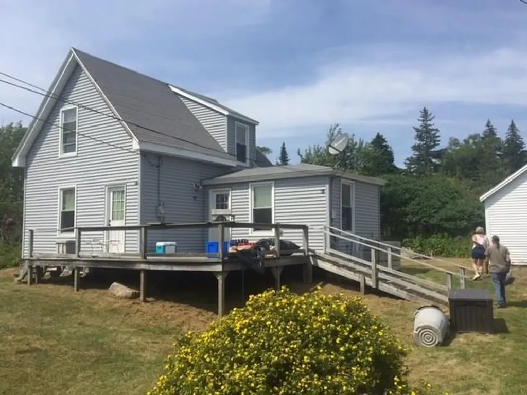 8 Hummingbird Lane Vinalhaven ME 04863