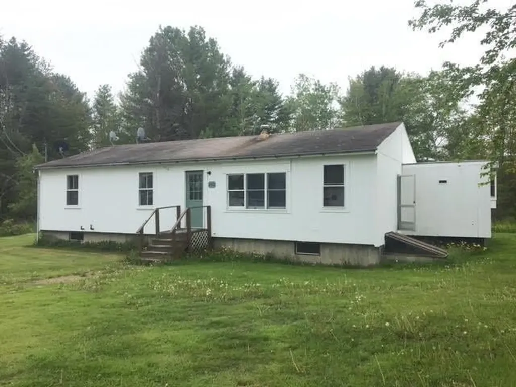 2912 Atlantic Highway Warren ME 04864
