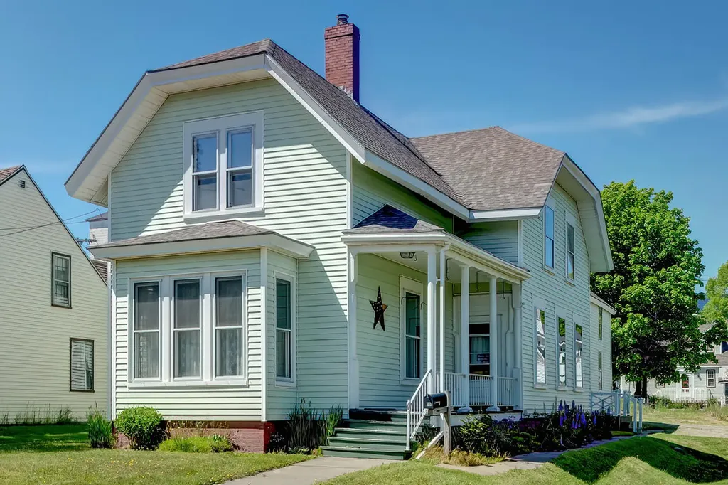 39 Boynton Street Eastport ME 04631