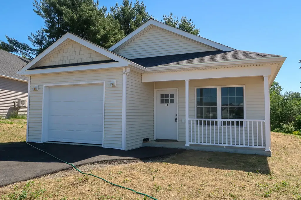17 Village Circle Augusta ME 04330
