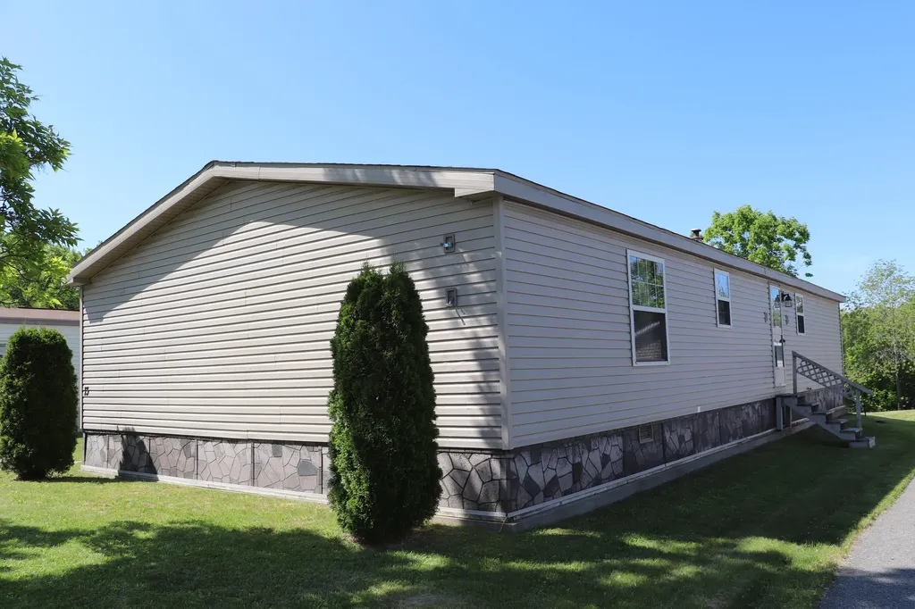 13 L Street Bangor ME 04401