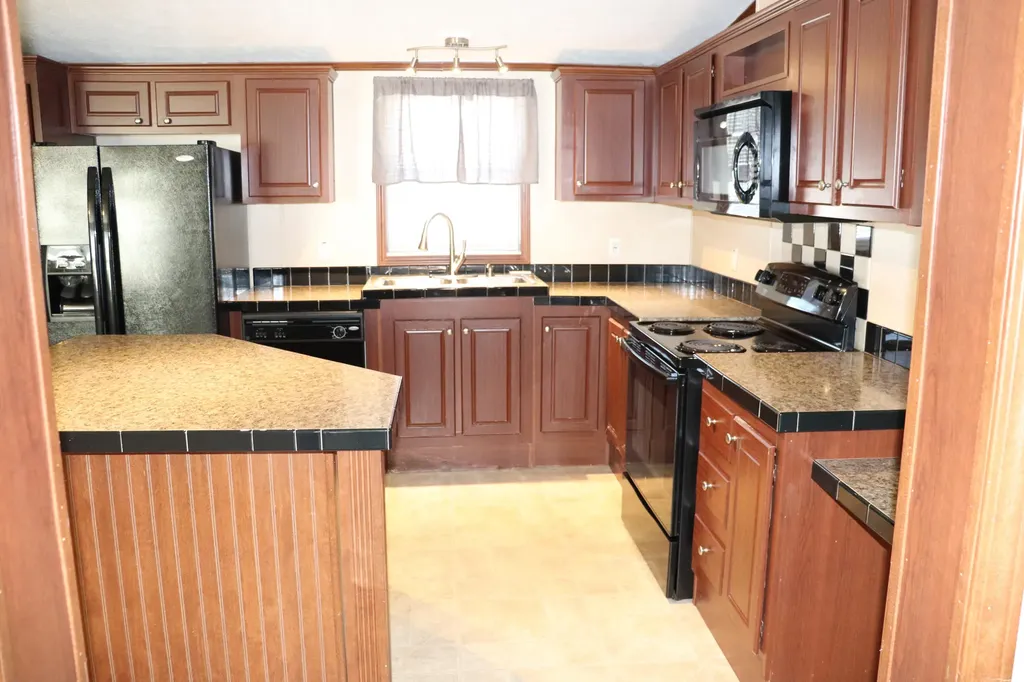 13 L Street Bangor ME 04401