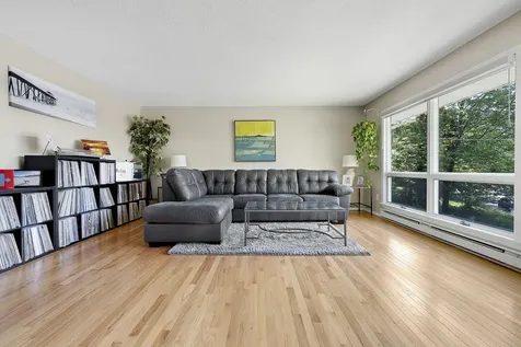 8 Butler Drive Lewiston ME 04240