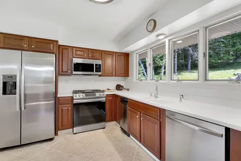 8 Butler Drive Lewiston ME 04240