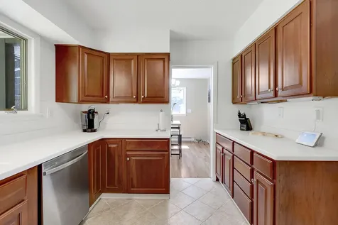 8 Butler Drive Lewiston ME 04240