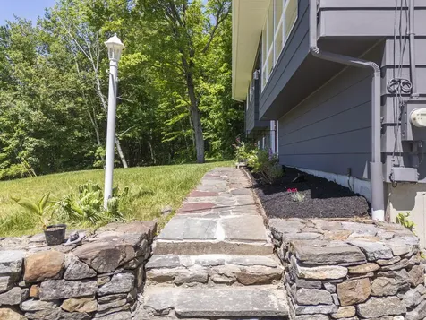 8 Butler Drive Lewiston ME 04240