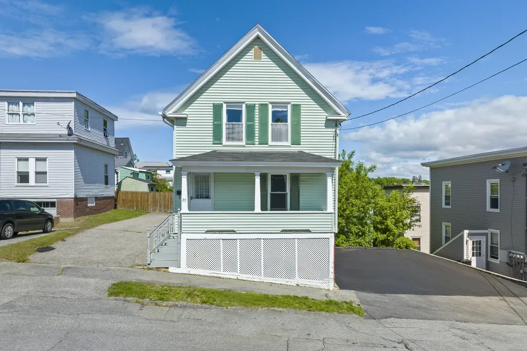 25 Cook Street Auburn ME 04210