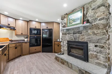 28 E Eleanor Avenue Standish ME 04084