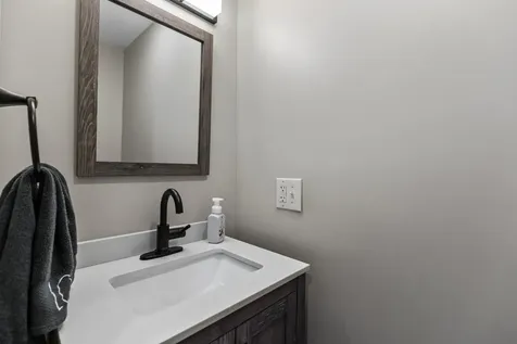 28 E Eleanor Avenue Standish ME 04084