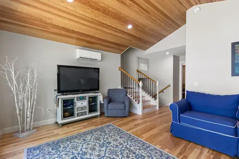 28 E Eleanor Avenue Standish ME 04084