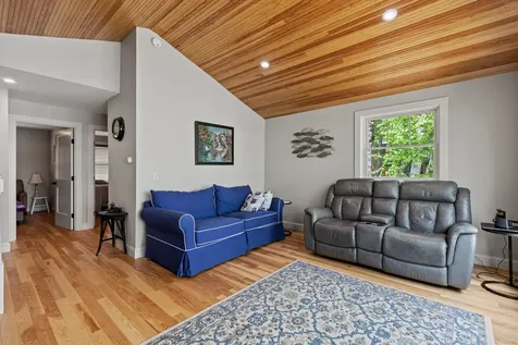 28 E Eleanor Avenue Standish ME 04084