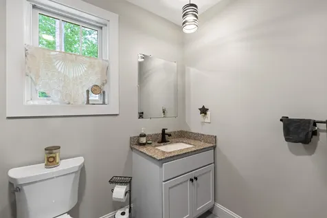 28 E Eleanor Avenue Standish ME 04084
