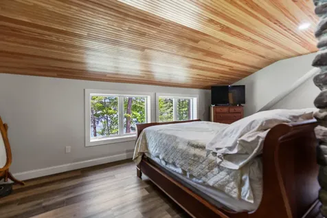 28 E Eleanor Avenue Standish ME 04084