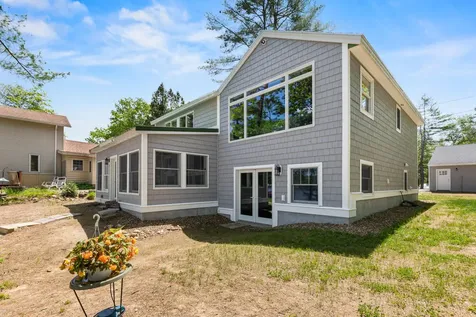 28 E Eleanor Avenue Standish ME 04084