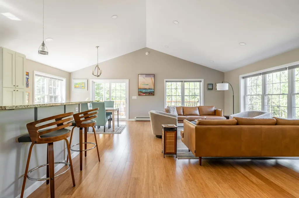 564 Kenduskeag Avenue Bangor ME 04401