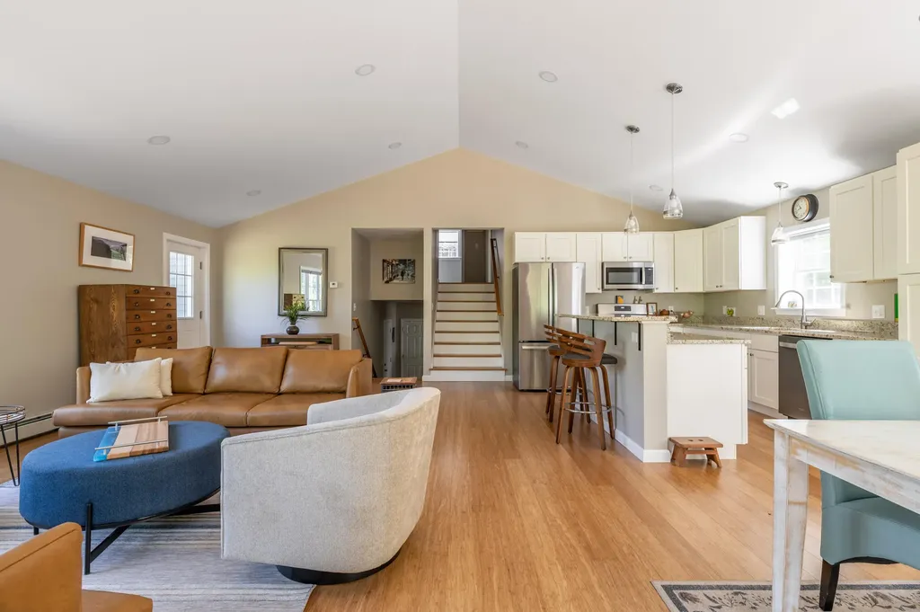 564 Kenduskeag Avenue Bangor ME 04401