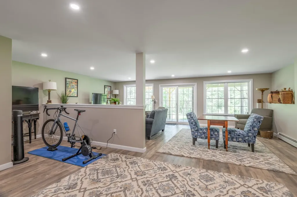 564 Kenduskeag Avenue Bangor ME 04401