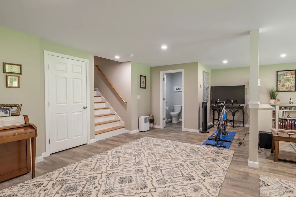 564 Kenduskeag Avenue Bangor ME 04401