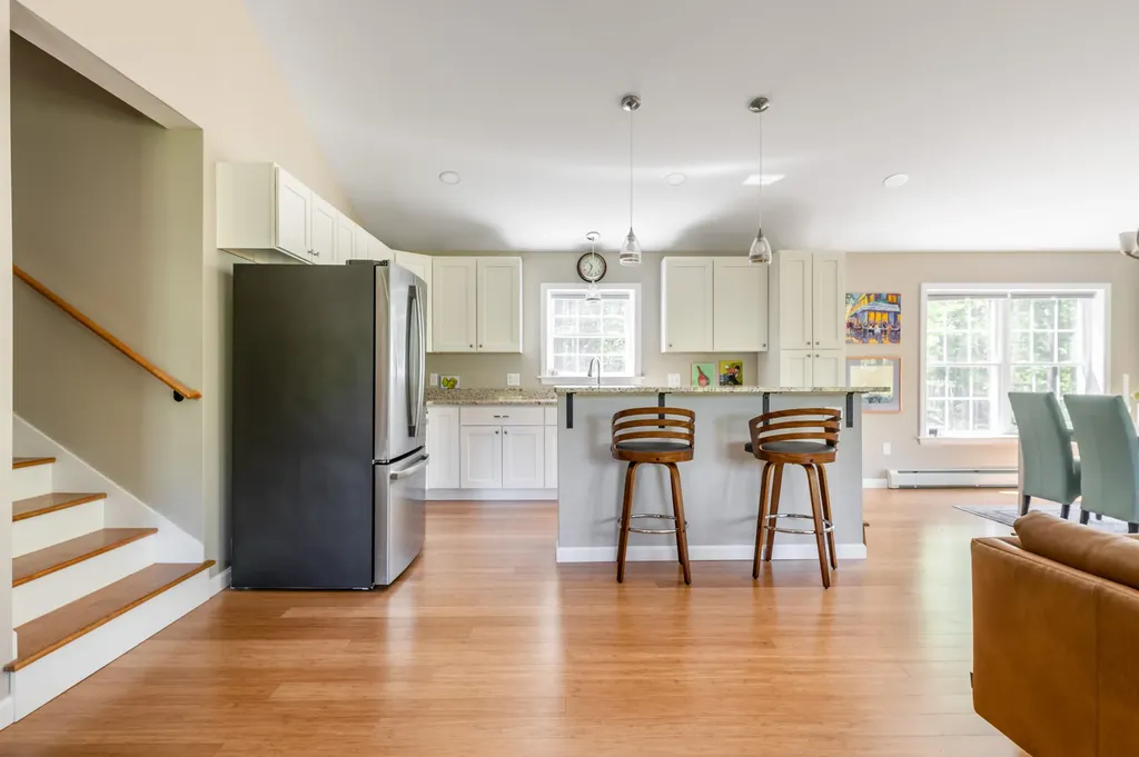564 Kenduskeag Avenue Bangor ME 04401