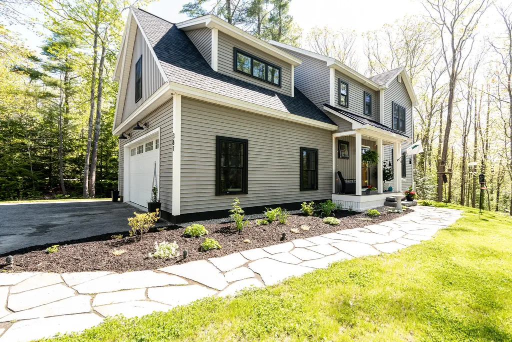 381 Middle Road Falmouth ME 04105