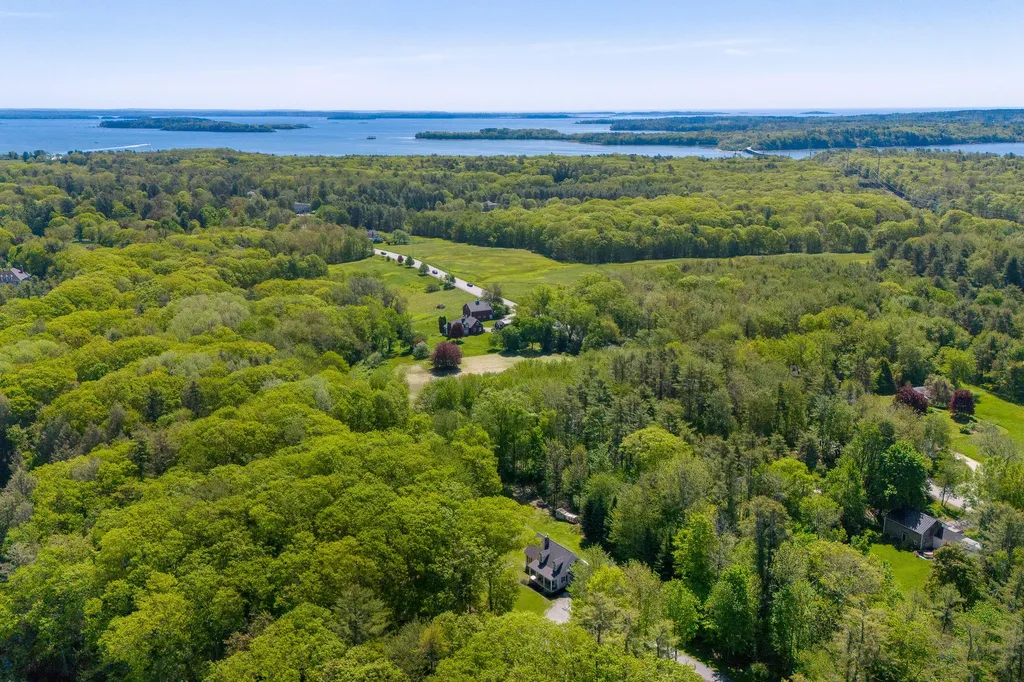23 Whitcombs Way Yarmouth ME 04096