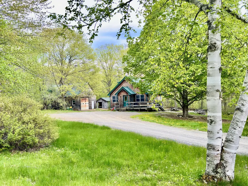 39 Nash Hill Road Newburgh ME 04444