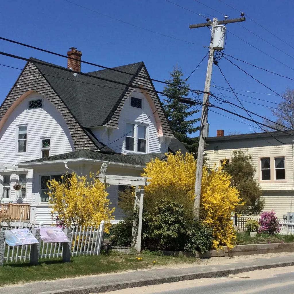 358 Main Street Winter Harbor ME 04693