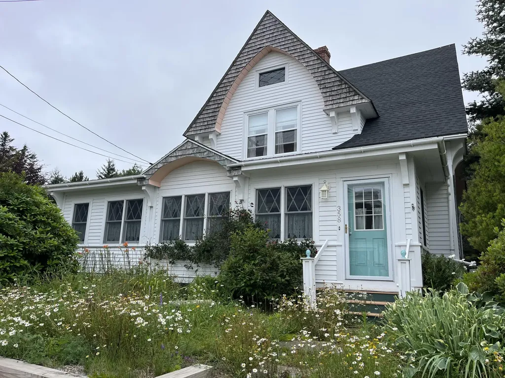 358 Main Street Winter Harbor ME 04693