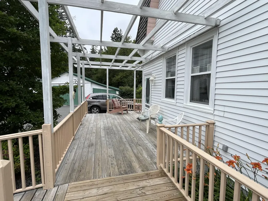 358 Main Street Winter Harbor ME 04693