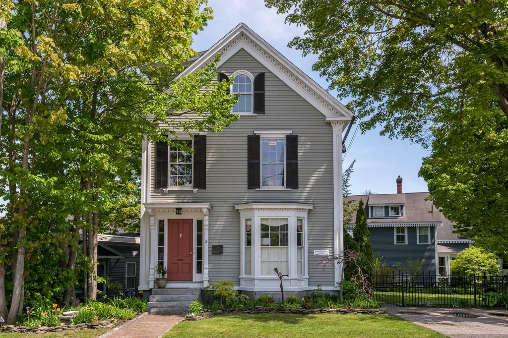 14 W Elm Street Yarmouth ME 04096