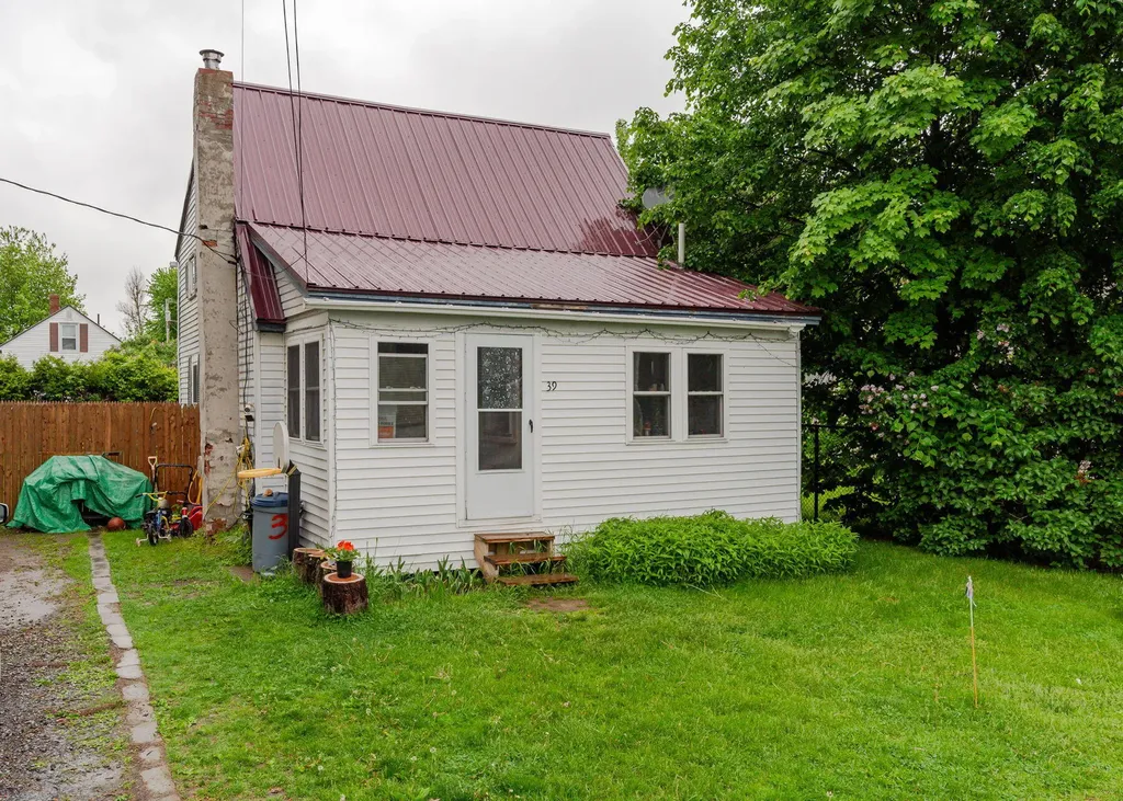 39 Wilkes Street Waterville ME 04901