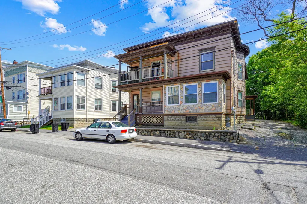 128 Howe Street Lewiston ME 04240