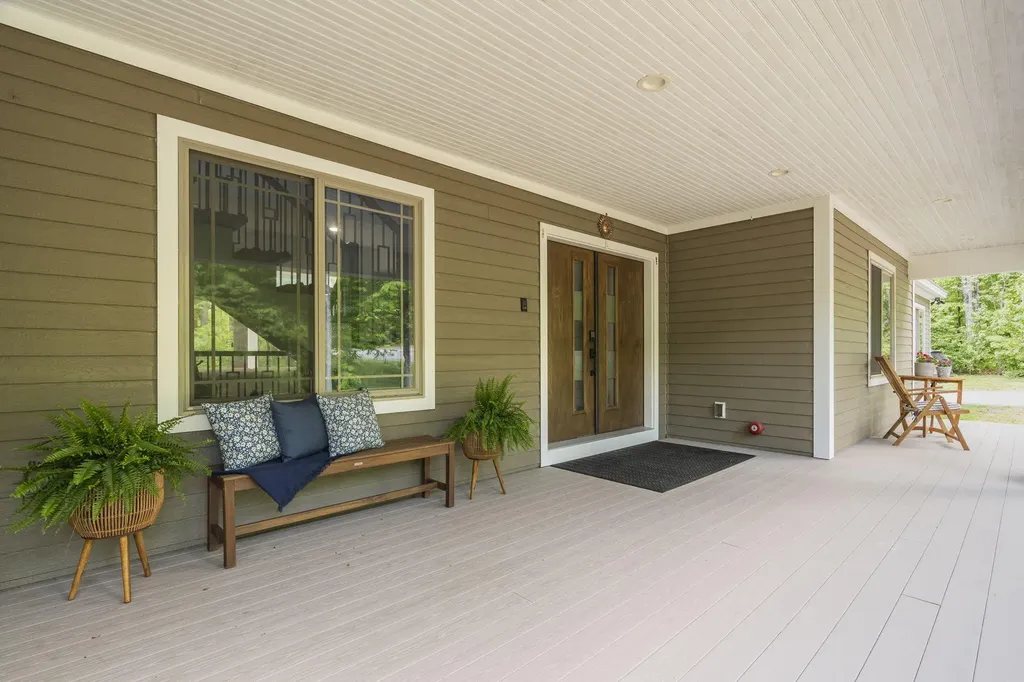 37 Stone Ridge Road Falmouth ME 04105