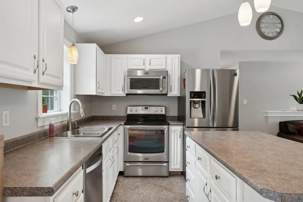 25 Holly Lane Windham ME 04062