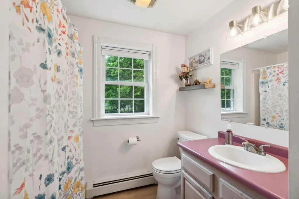 25 Holly Lane Windham ME 04062